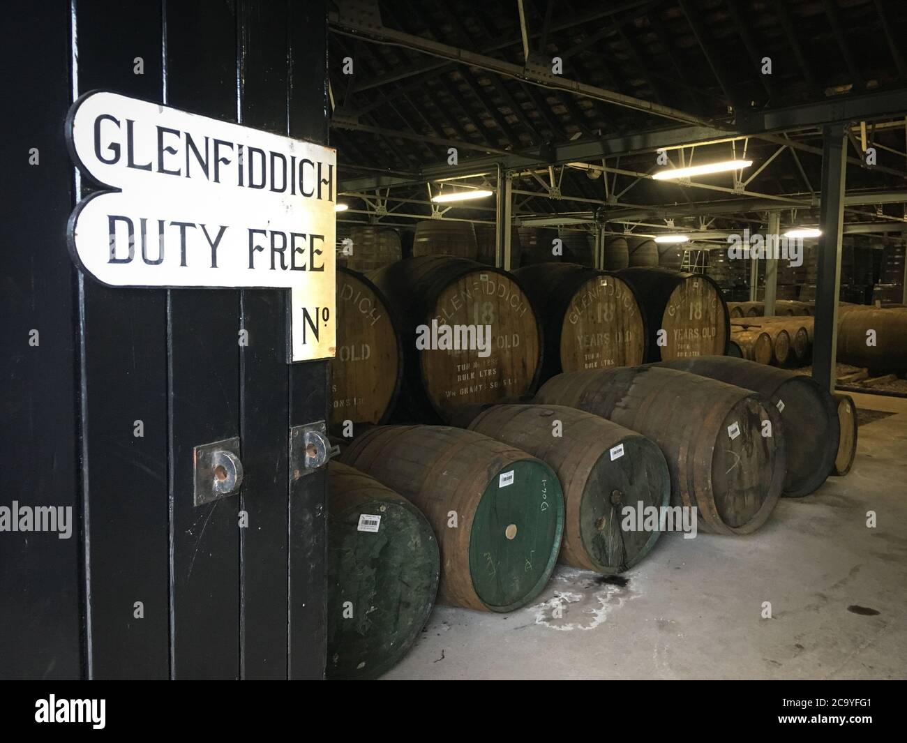 Distillerie de whisky single malt de Glenfiddich, dans le pays du whisky de Speyside, à Dufftown, en Écosse, le 27 juillet 2020. Banque D'Images