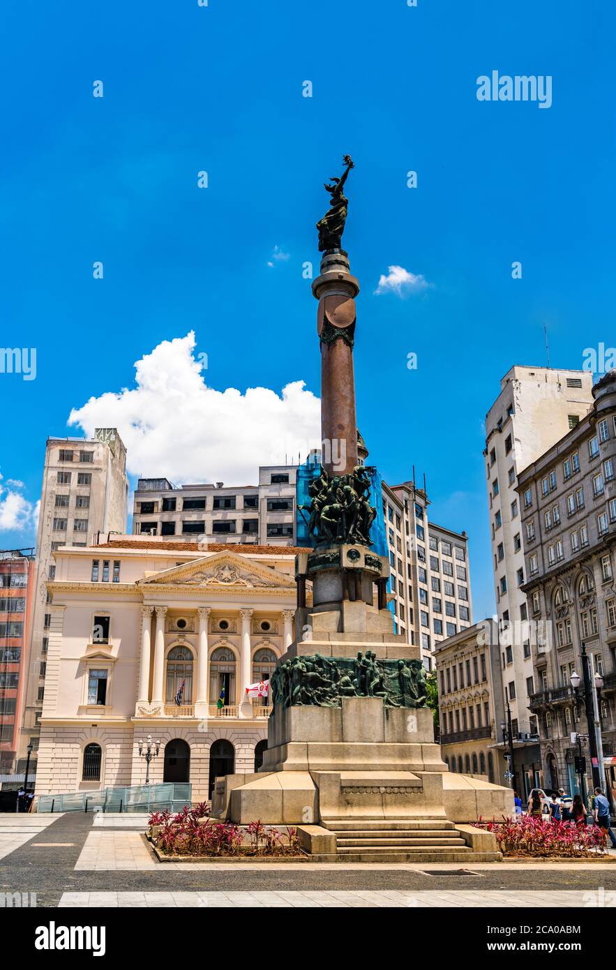 Monument de la gloire immortelle aux fondateurs de Sao Paulo à Pateo do Collegio à Sao Paulo, Brésil Banque D'Images