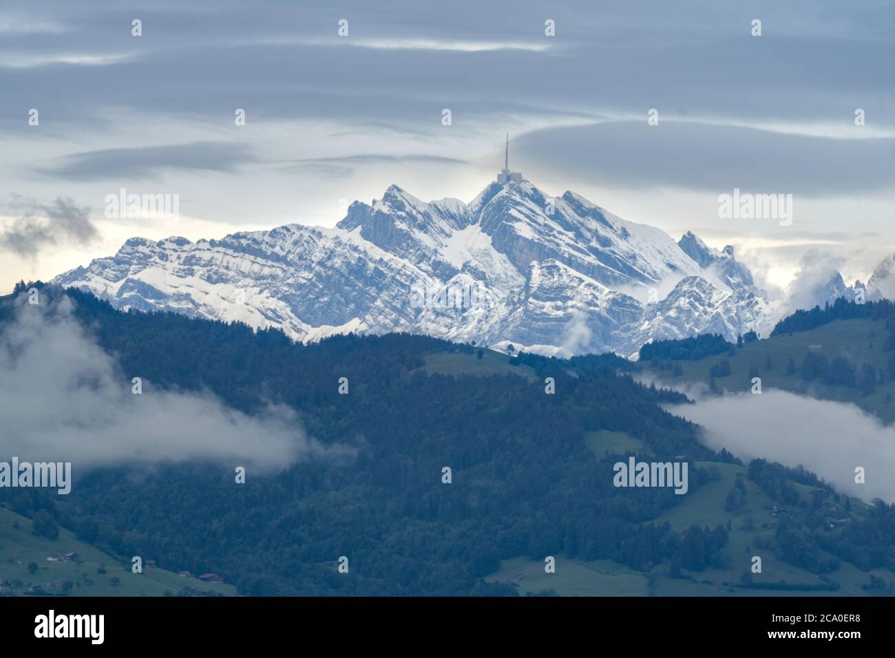 Le pic emblématique de Santis, la plus haute montagne du massif de l'Alpstein, dans le nord-est de la Suisse Banque D'Images