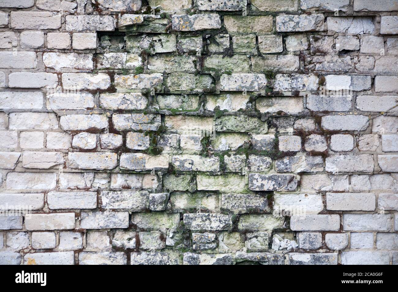 Le mur de briques s'écroule de temps en temps Banque D'Images