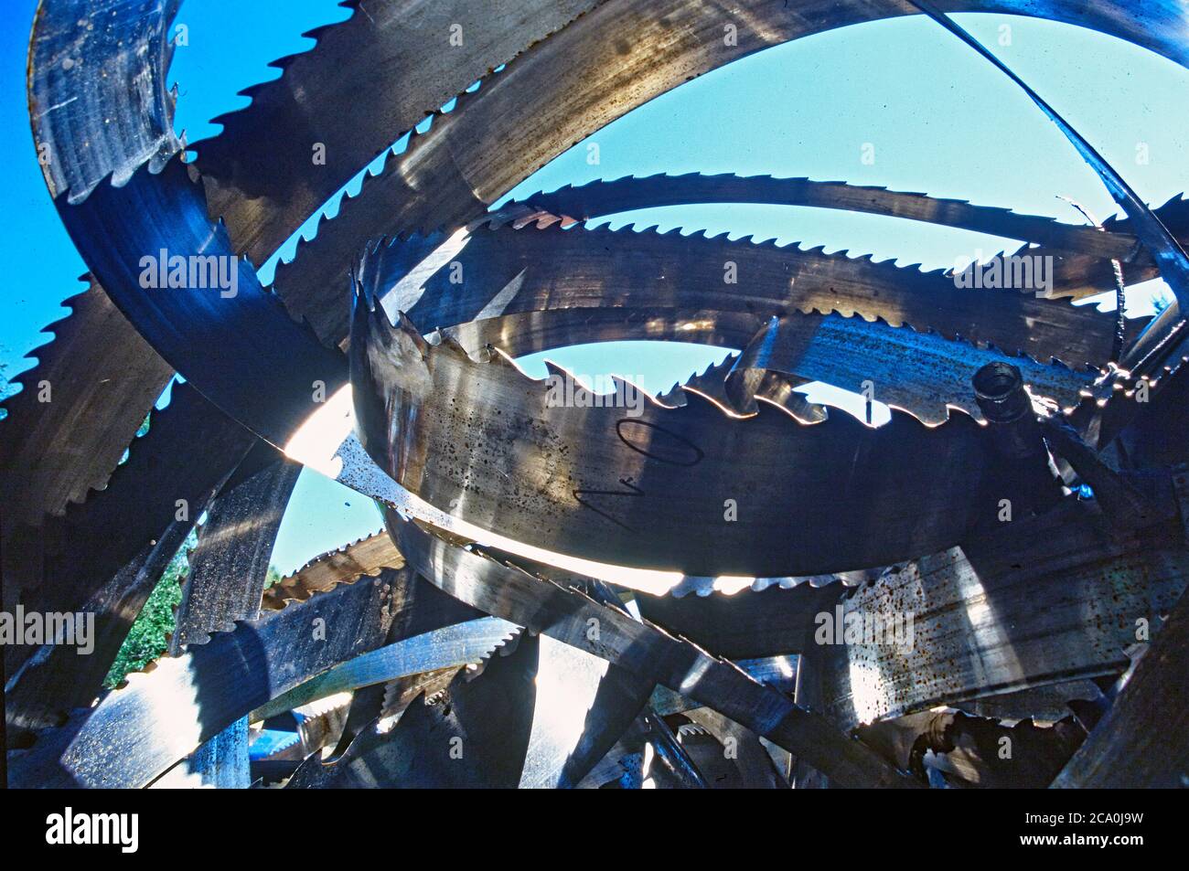 Lames de scie pour machine à couper le bois dans un chantier de jonque en suède Banque D'Images