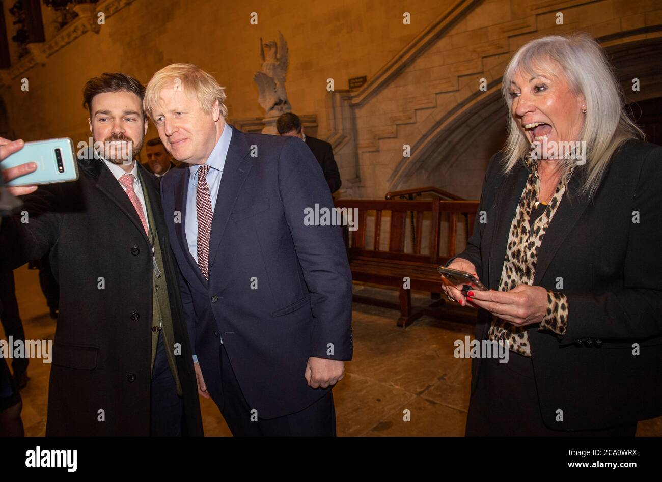 Le Premier ministre britannique Boris Johnson rencontre son nouveau député dans le Westminster Hall, dans les chambres du Parlement Banque D'Images