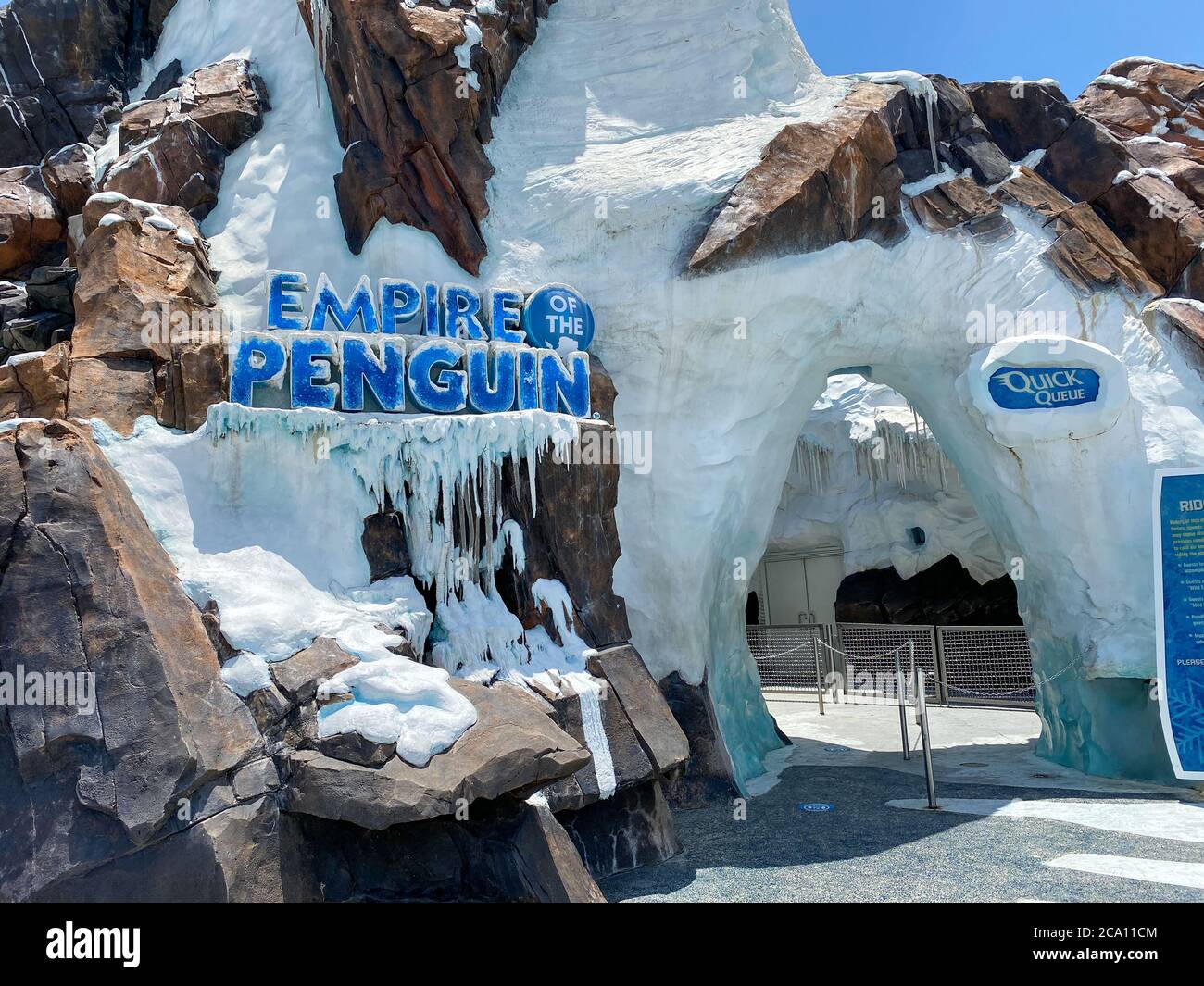 Orlando, FL/USA-7/12/20: L'entrée de l'Empire des pingouins à SeaWorld à Orlando, FL. Banque D'Images