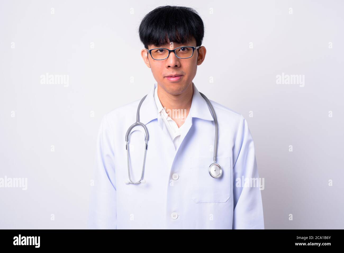 Portrait d'un jeune homme asiatique beau médecin Banque D'Images