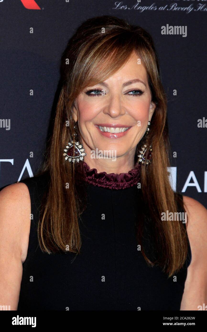 LOS ANGELES - 6 JANVIER : Allison Janney au salon de thé BAFTA 2018 arrivées au four Seasons Hotel Los Angeles le 6 janvier 2018 à Beverly Hills, Californie Banque D'Images