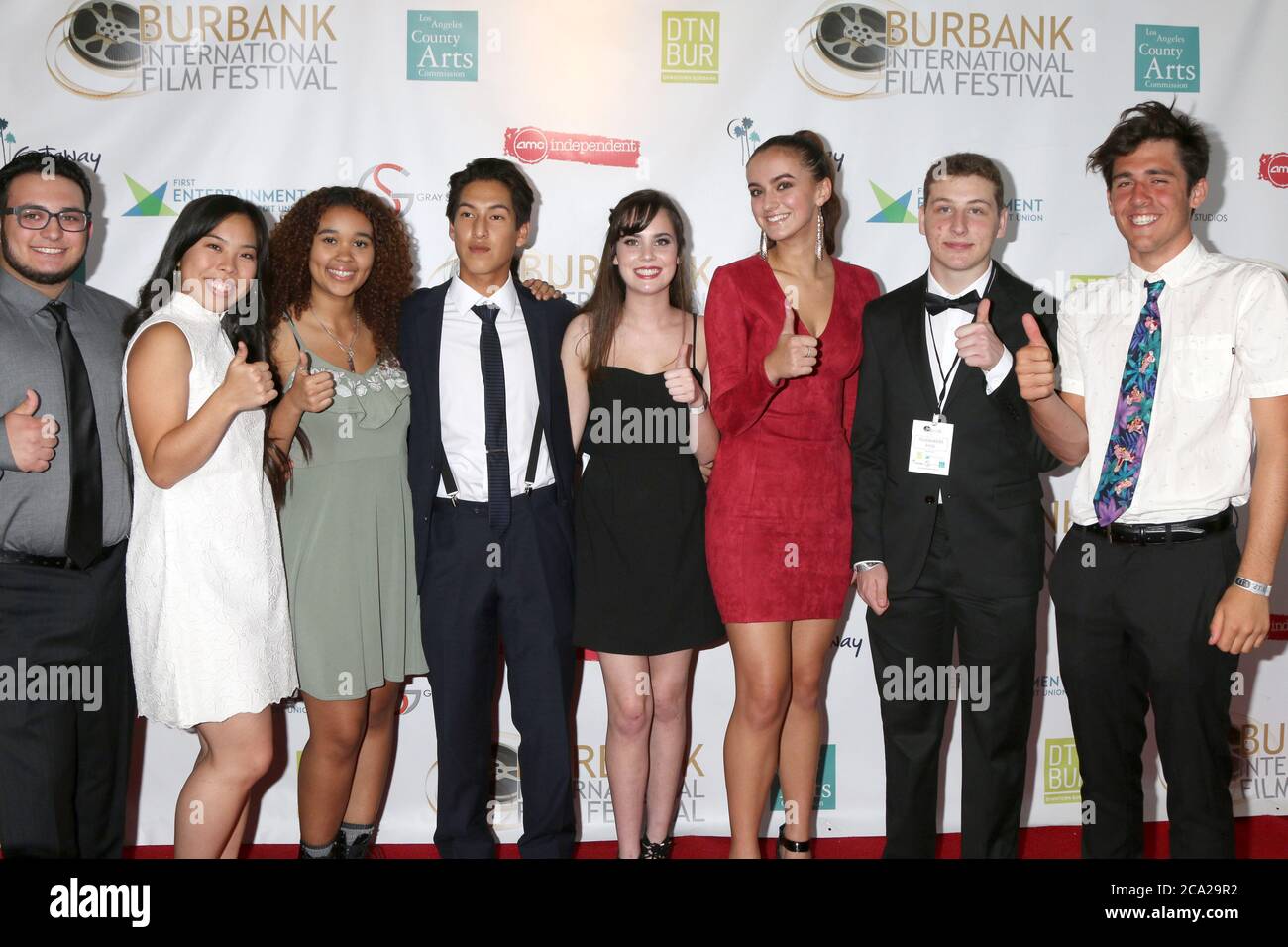 LOS ANGELES - SEP 9 : Hanson Wapmer, Angelique Chen, Nyah Mor-Yossef, Migail Zamora, Kylie Shapiro, Carly Mendola, Kanny Esterkin, Jackson Cook au 10e gala annuel de la nuit de clôture du Festival International du film de Burbank au Centre de congrès de Burbank le 9 septembre 2018 à Burbank, CA Banque D'Images