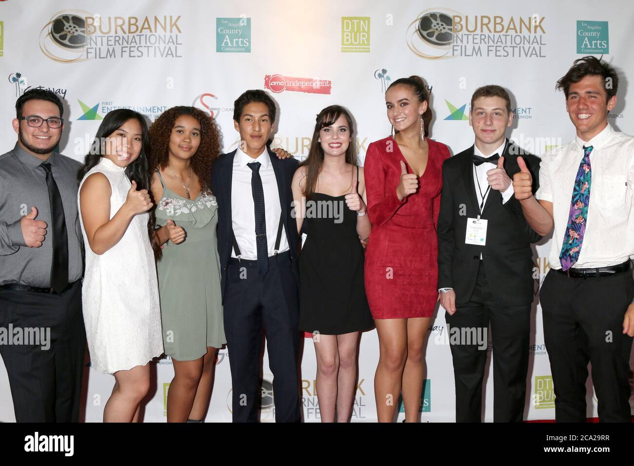 LOS ANGELES - SEP 9 : Hanson Wapmer, Angelique Chen, Nyah Mor-Yossef, Migail Zamora, Kylie Shapiro, Carly Mendola, Kanny Esterkin, Jackson Cook au 10e gala annuel de la nuit de clôture du Festival International du film de Burbank au Centre de congrès de Burbank le 9 septembre 2018 à Burbank, CA Banque D'Images