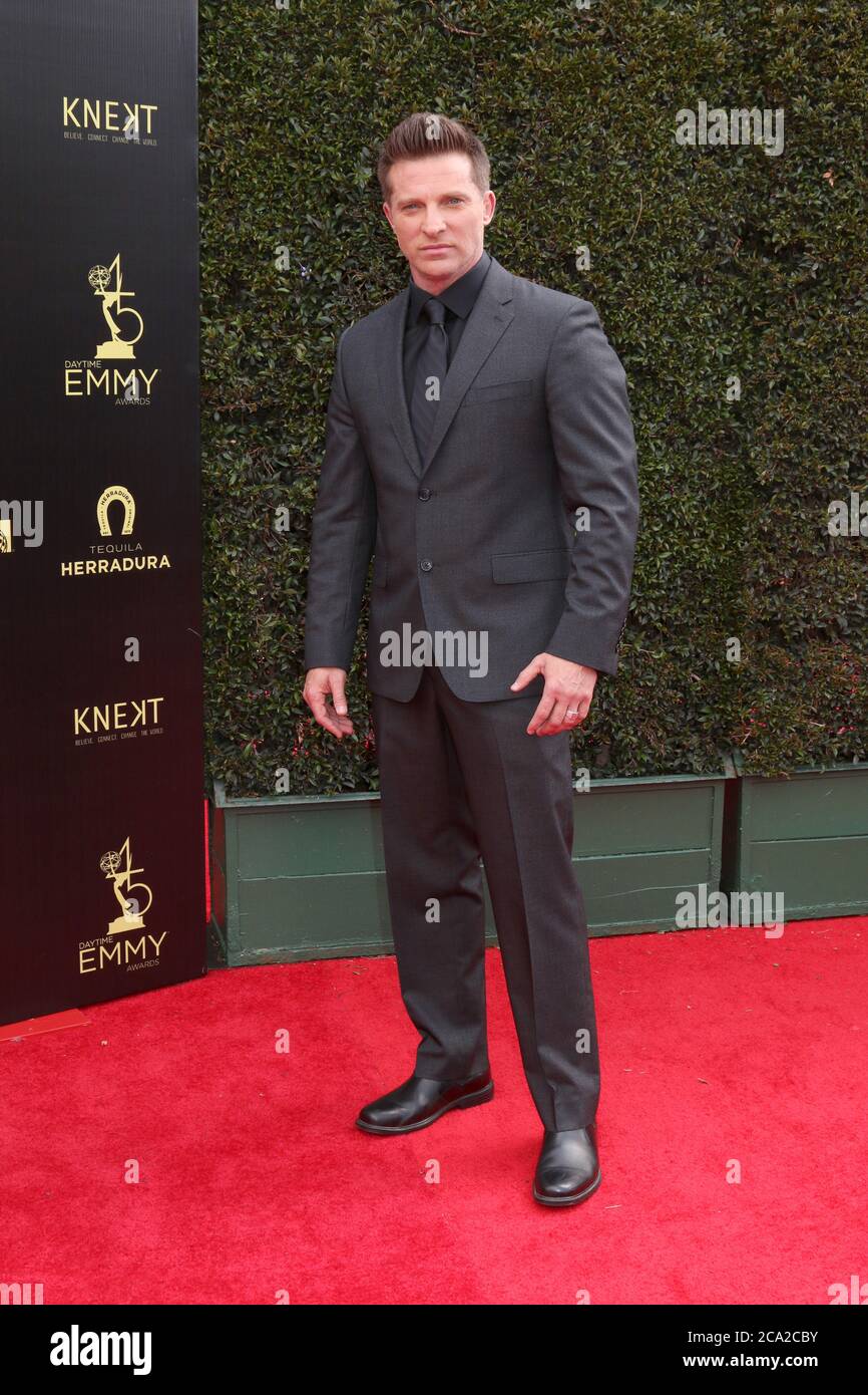 LOS ANGELES - 29 avril : Steve Burton au 45e Daytime Emmy Awards à l'Auditorium civique de Pasadena le 29 avril 2018 à Pasadena, CA Banque D'Images