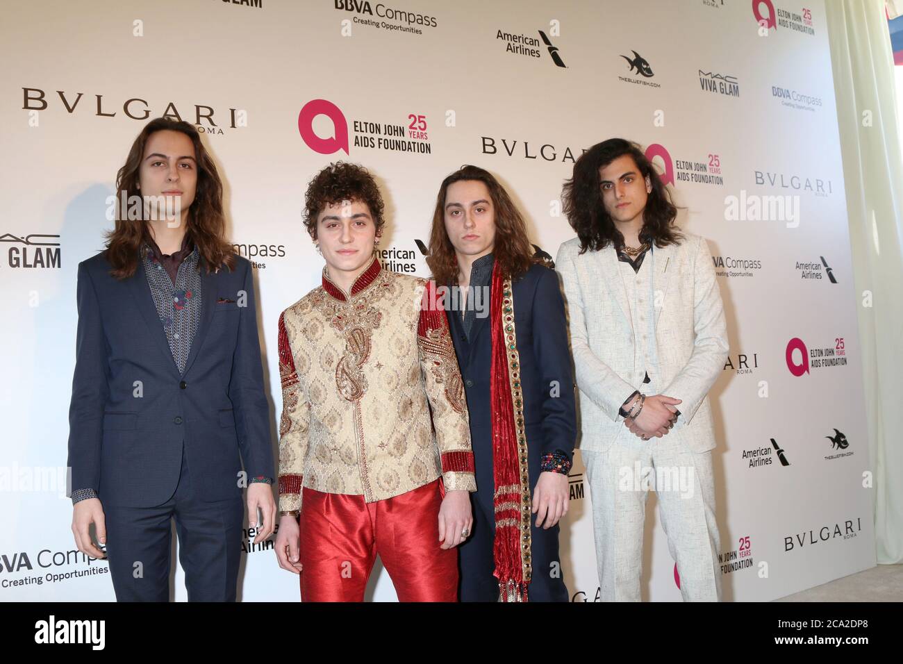 LOS ANGELES - 4 MARS : Sam Kiszka, Josh Kiszka, Jake Kiszka, Danny Wagner, Greta Van Fleet à la 2018 Elton John AIDS Foundation Oscar Viewing Party au West Hollywood Park le 4 mars 2018 à West Hollywood, CA Banque D'Images