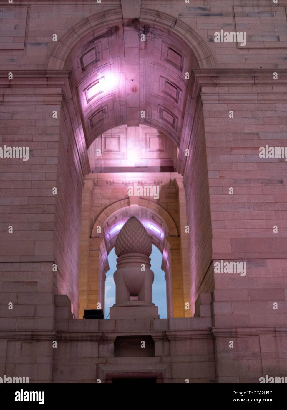 vue rapprochée de la porte d'entrée de l'inde au crépuscule à new delhi Banque D'Images