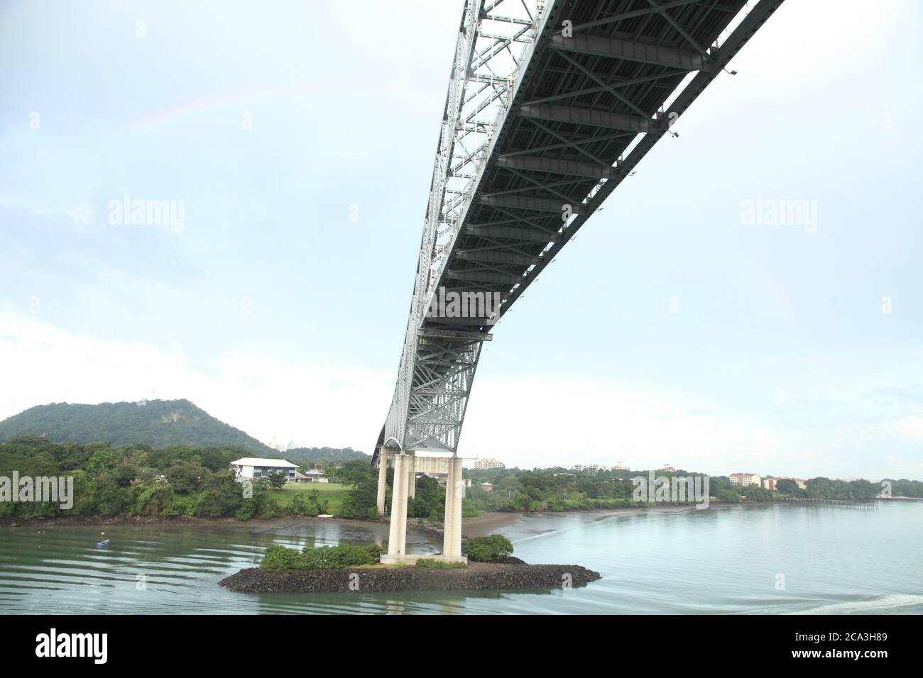 Puente de las Américas, Pont des Amériques, pont voûté sur le canal de Panama, Panama City, Panama, Amérique centrale. Banque D'Images