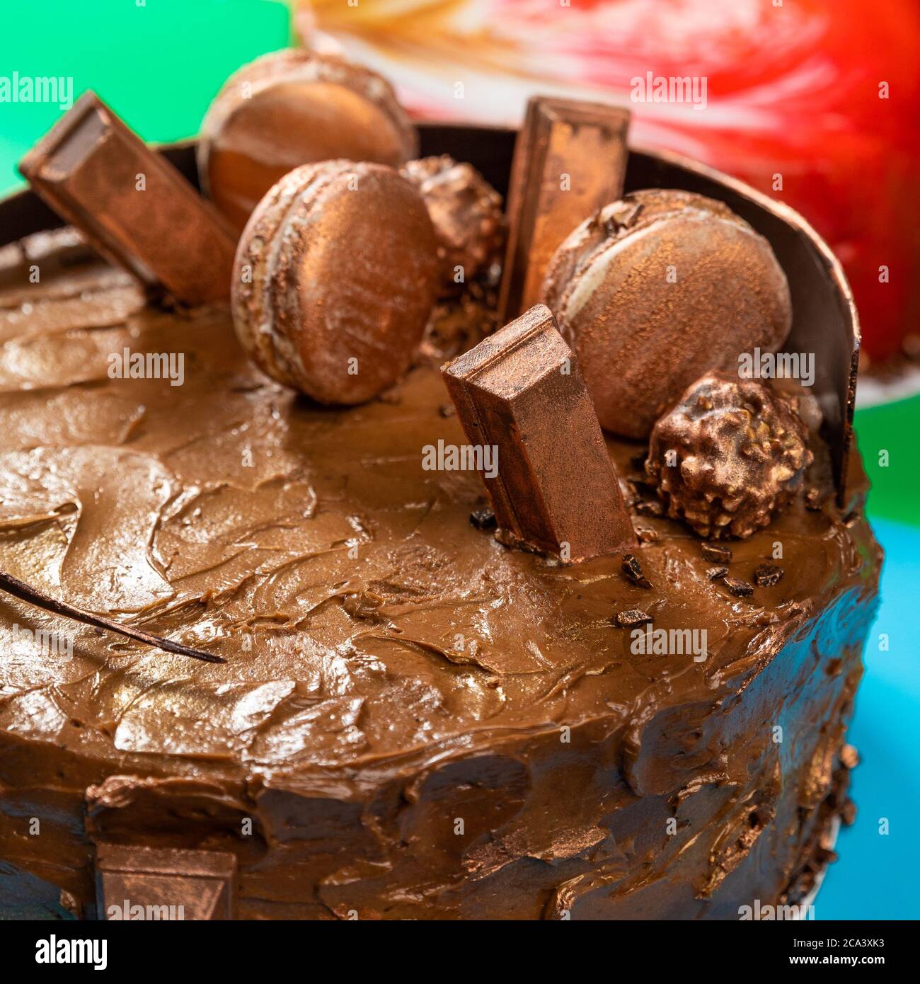 Un Gateau Au Chocolat Au Macaron Different Gros Plan Photo Stock Alamy