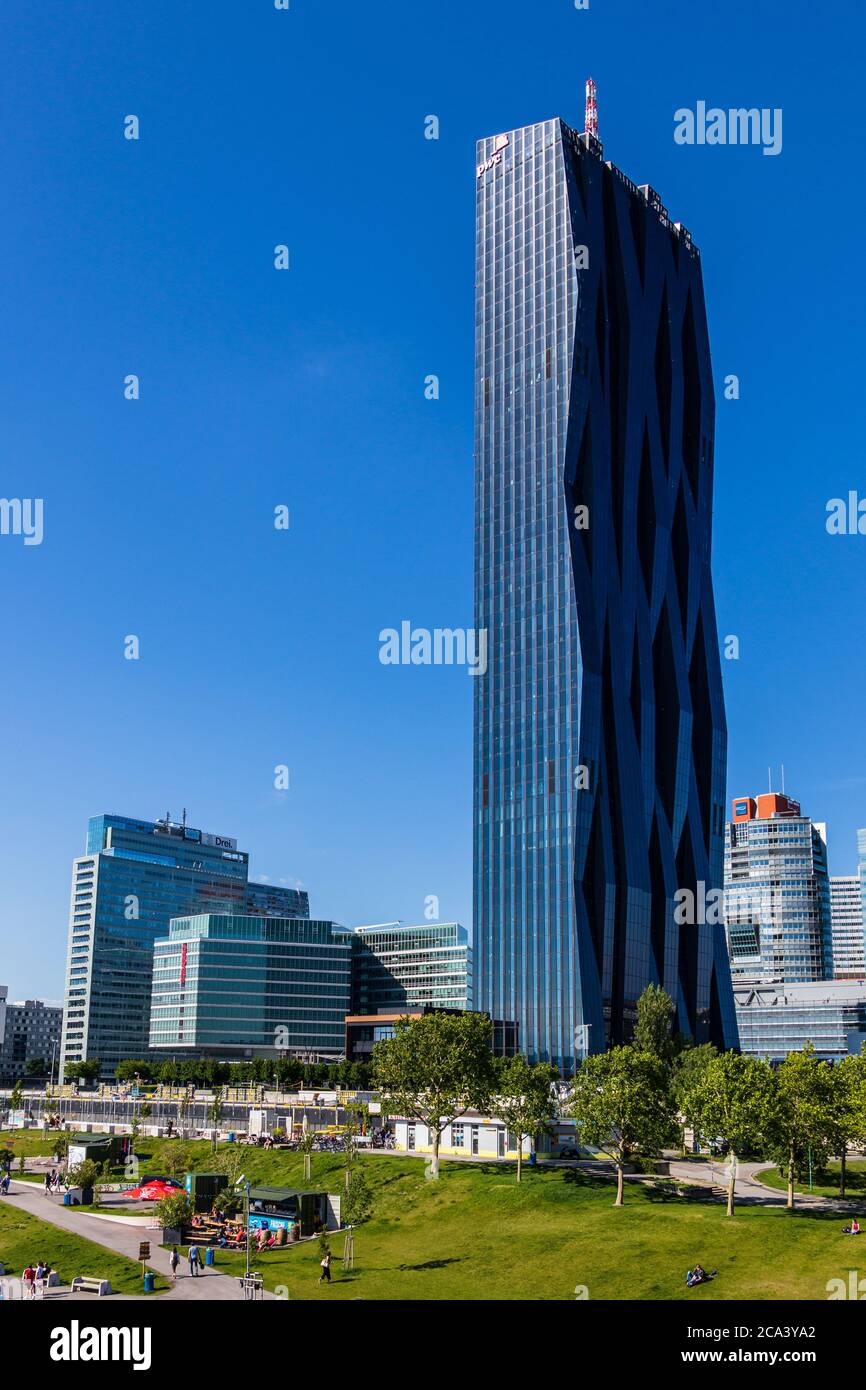 Gratte-ciel, bâtiments et tour DC de la ville de Danube à Vienne, Autriche, Europe Banque D'Images