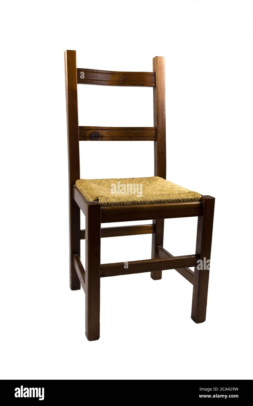 Chaise vintage en bois isolée sur fond blanc. Vue de l'angle supérieur. Banque D'Images