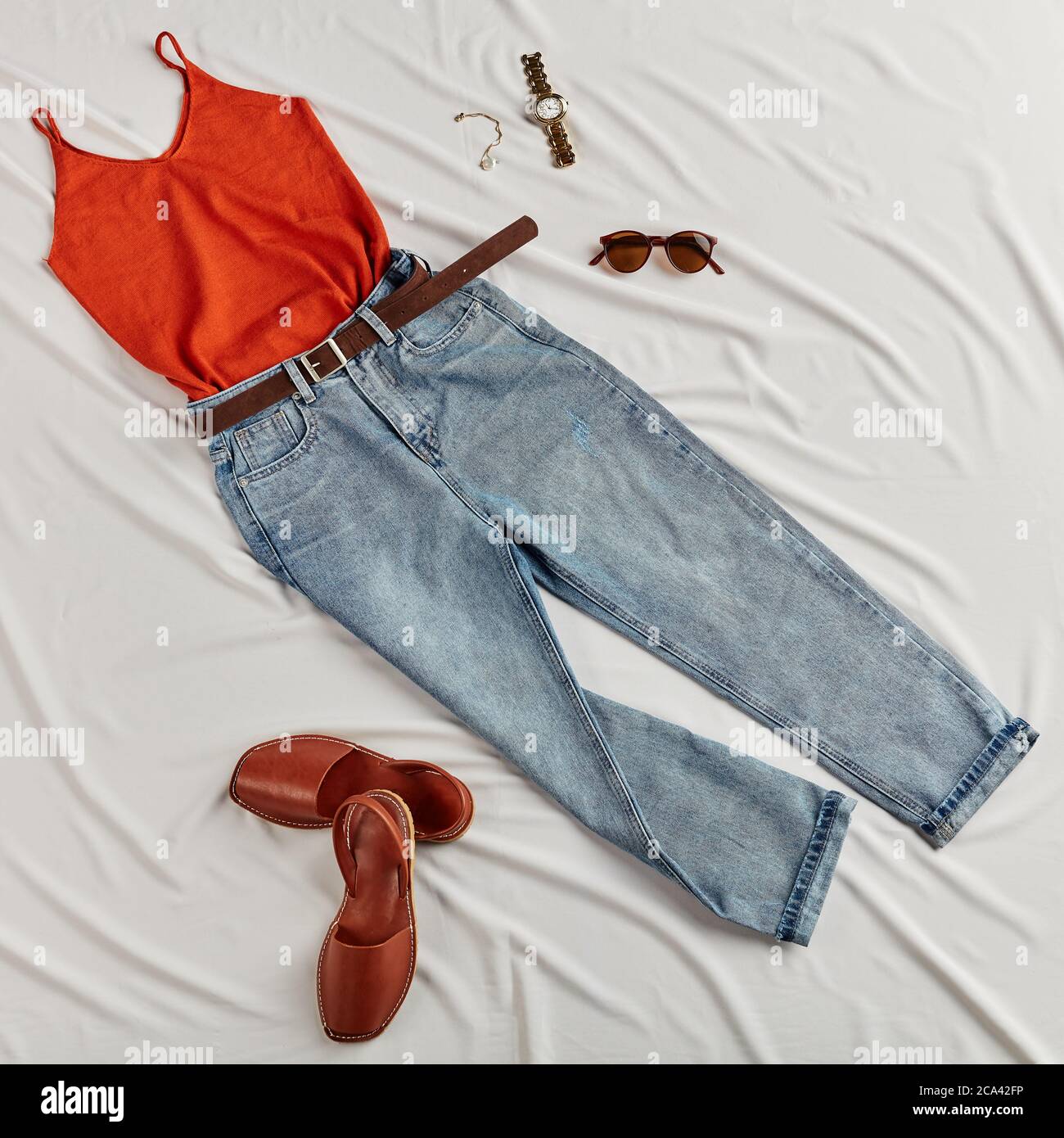 présentation de vêtements à la mode d'été, vue de dessus photo.femme se  préparant pour une date, réunion avec des amis Photo Stock - Alamy