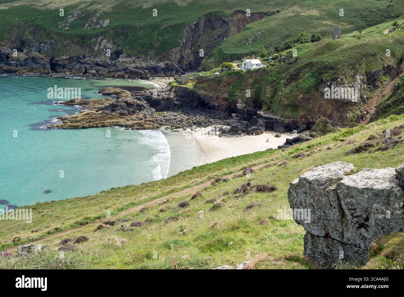 Treen Cove, vu de Gurnard's Head, Cornwall, Royaume-Uni Banque D'Images