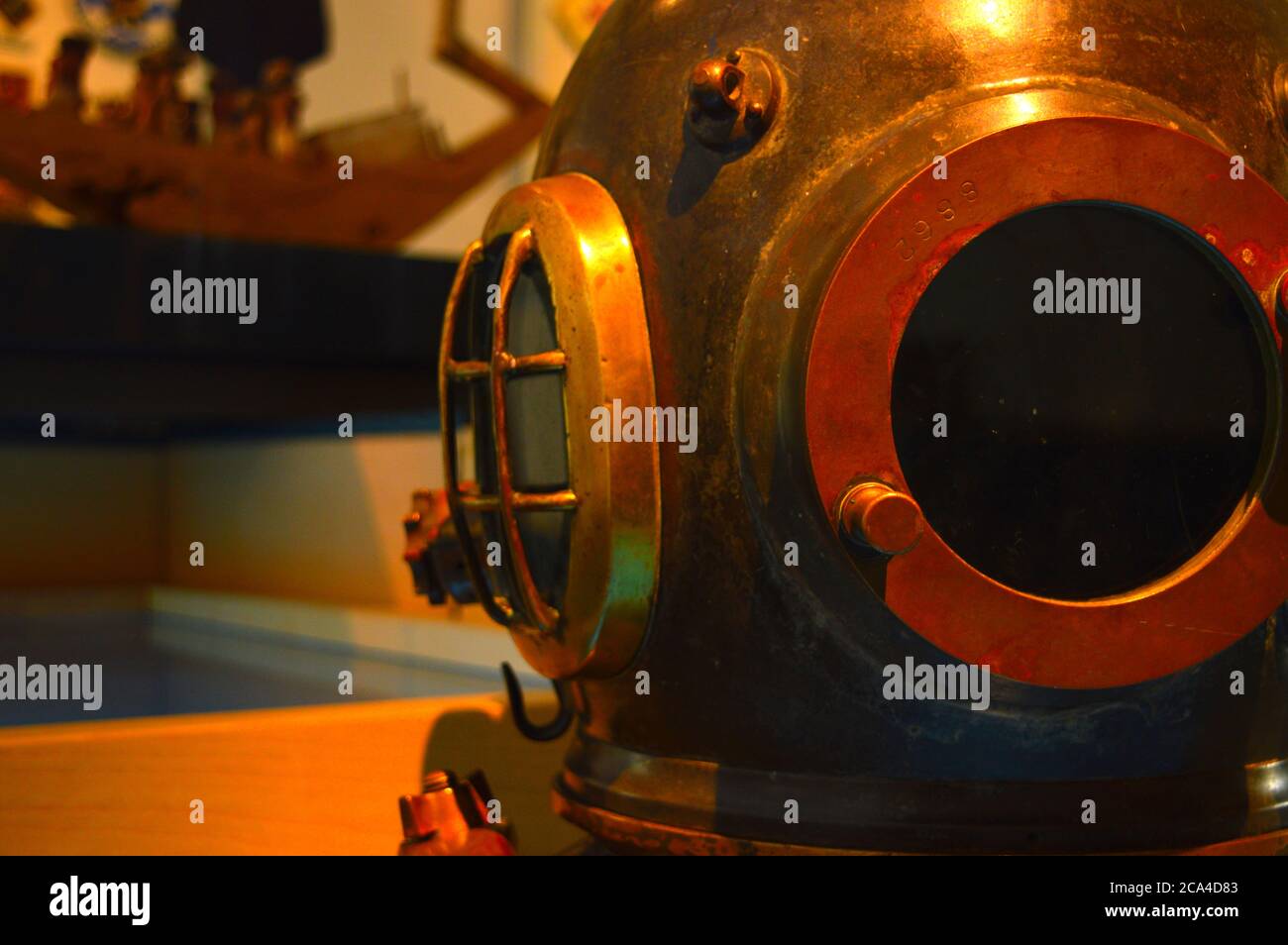 casque de marin en laiton avec certaines parties en évidence Photo Stock -  Alamy