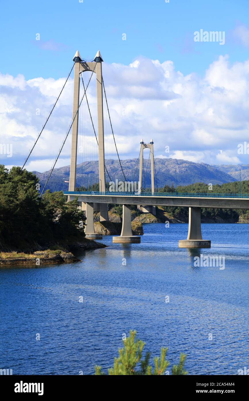 Pont Stord (Stordabrua) en Norvège. Important pont suspendu, faisant partie de Triangle Link (Trekantsambandet) reliant les îles de Bomlo et Stord W Banque D'Images