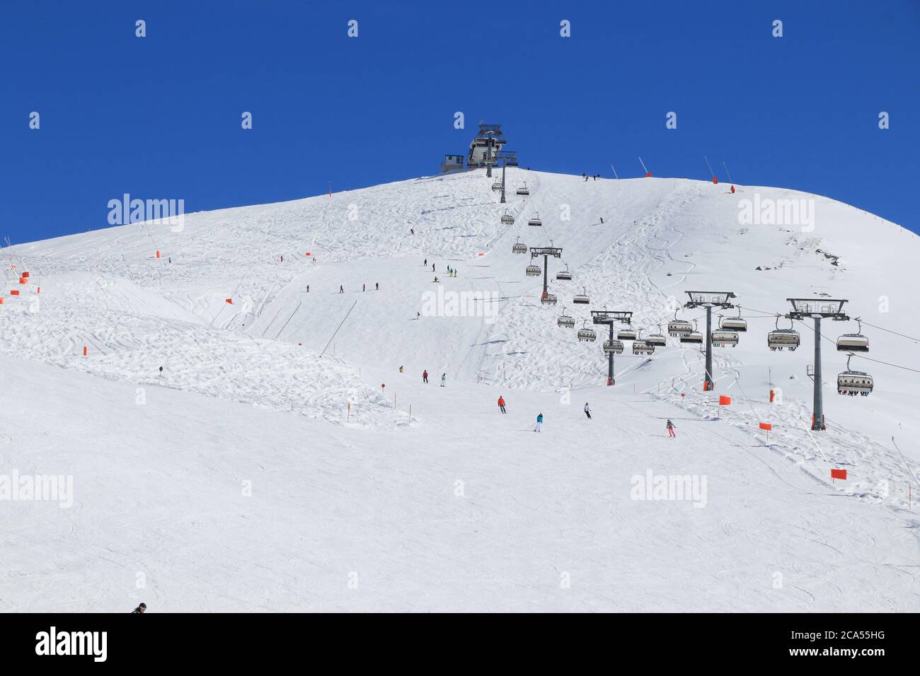 Station de ski d'hiver en Autriche - Mayrhofen dans le Tyrol. Alpes centrales autrichiennes. Montagne Horberg. Banque D'Images