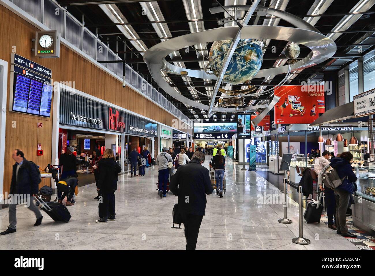 PARIS, FRANCE - 29 NOVEMBRE 2019 : visite de l'aéroport de Paris Orly en France. C'est le 2ème aéroport le plus occupé de France. Banque D'Images