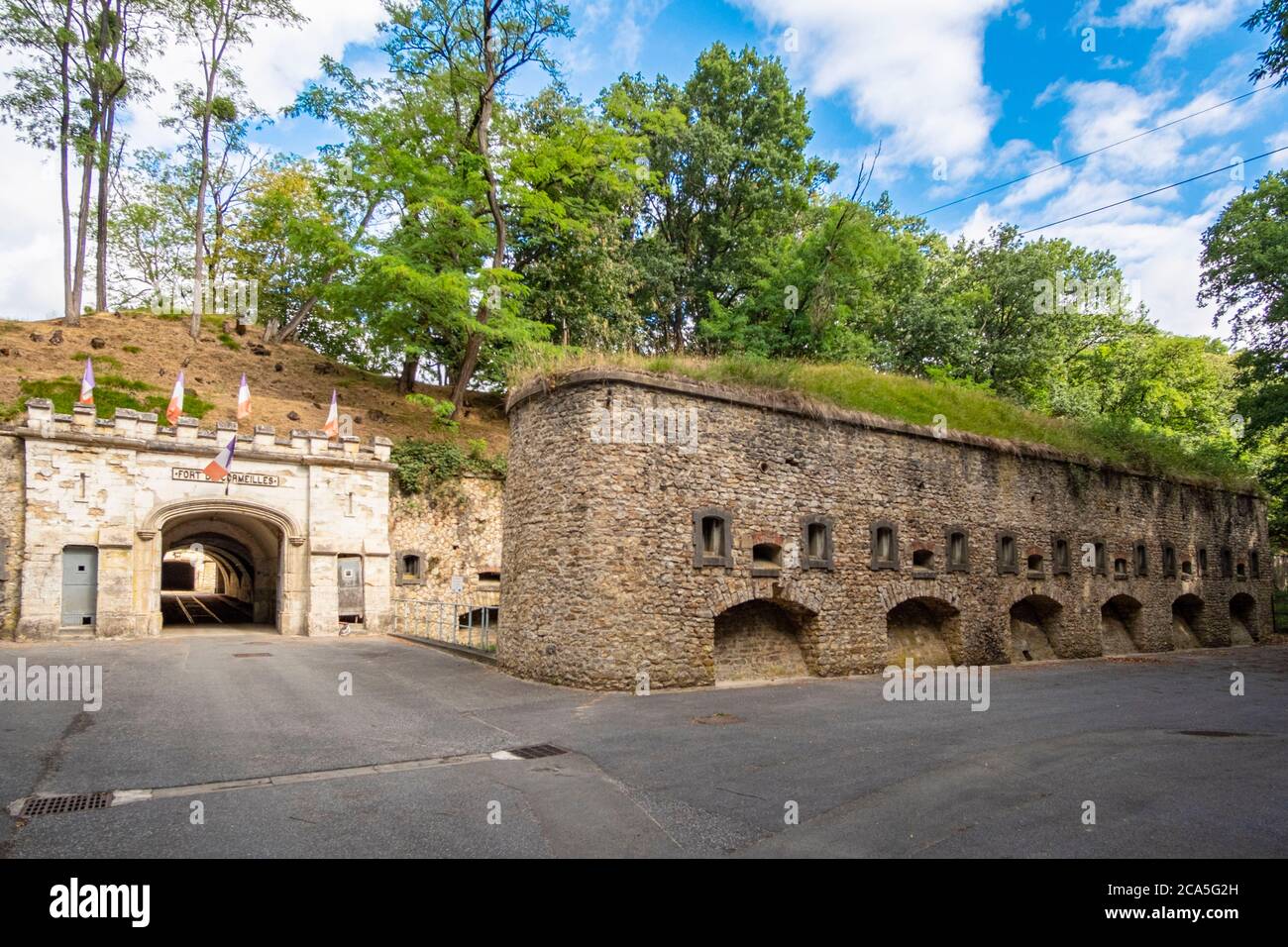 France, Val-d'Oise, Cormeilles en Parisis, l'ancien fort militaire 1871-1874, choisi en 2020 pour la mission de sauvegarde du patrimoine en péril. Le d Banque D'Images