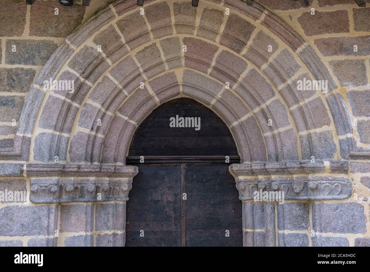 France, Corrèze, Limousin, Parc naturel régional de Millevaches (Parc naturel régional de Millevaches), Chavanac, église de la Nativite de Saint Jean Ba Banque D'Images