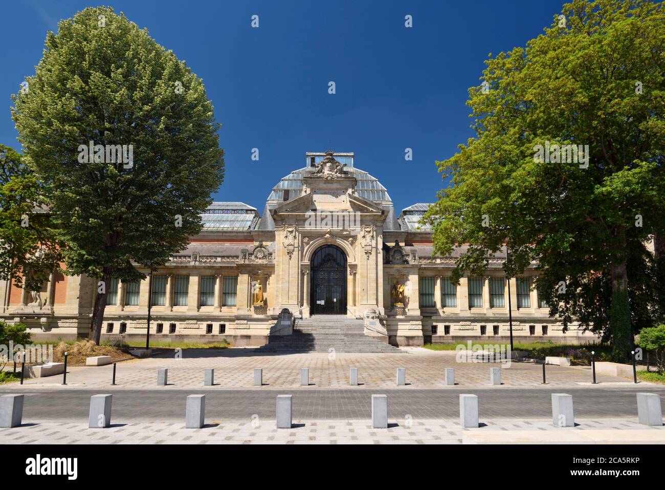 France, Nord, Valenciennes, boulevard Watteau, Musée des Beaux-Arts inauguré en 1801 et vu de la place le carré des arts Banque D'Images