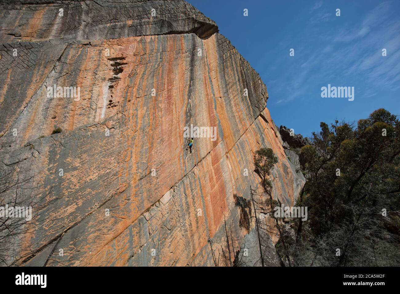 Australie, Victoria, Monts Grampiants, escalade à Eureka Wall, l'itinéraire est appelé principe Archimedes, c'est un itinéraire sans piton en place, l'escalade est faite sur les grimpeurs St?phane Husson Banque D'Images