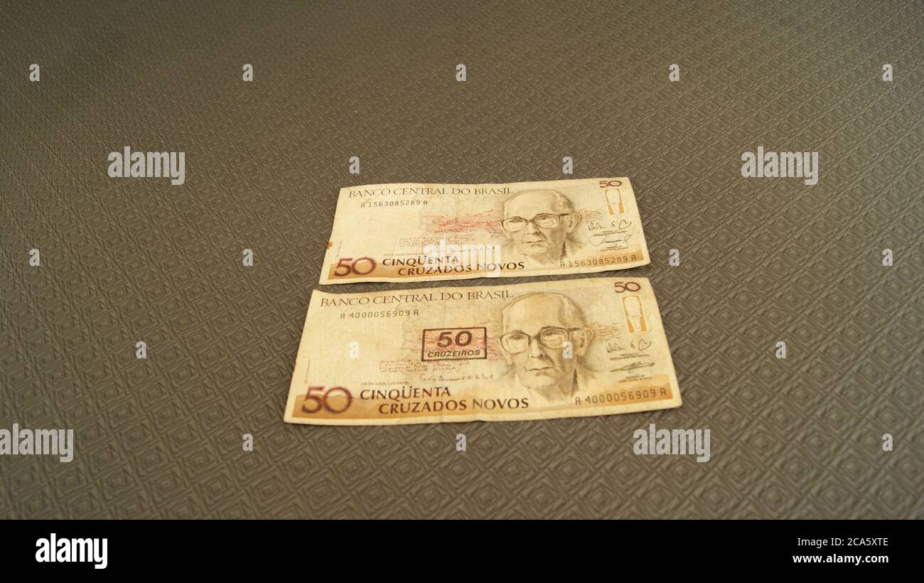 Papier monnaie et pièces de monnaie des banques brésiliennes, cash hors circulation, Brésil, Amérique du Sud Banque D'Images