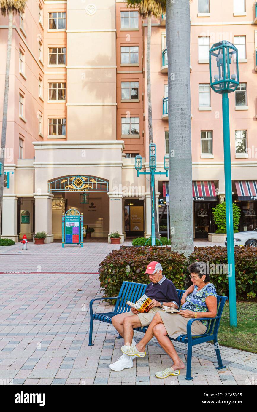 Boca Raton Florida, Palm Beach County, Mizner Park Plaza Real, shopping shopper shoppers magasins marché marchés achats vente, vente au détail stor Banque D'Images