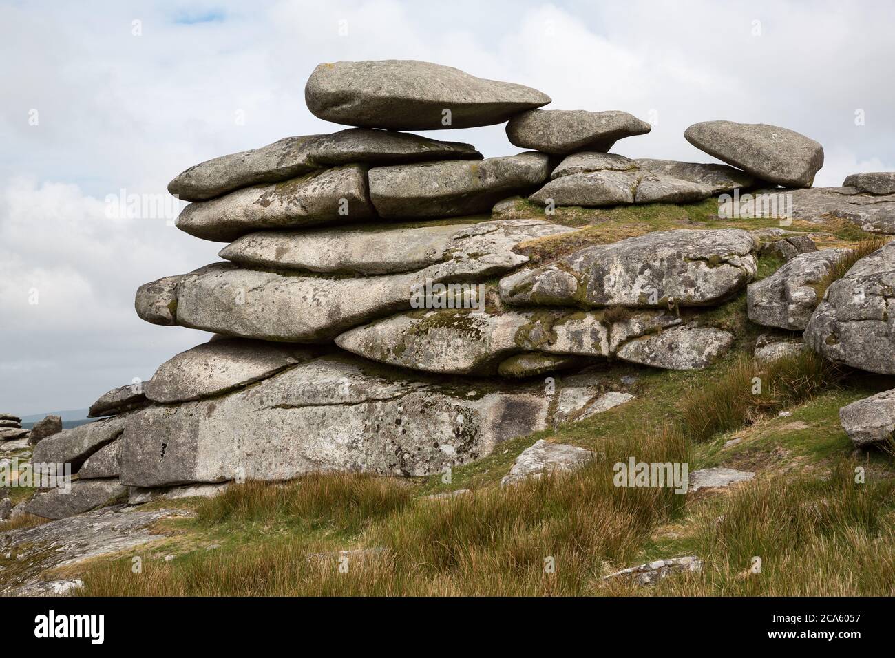 La pierre de Cheesewring cairns, une pile de grandes pierres plates à Cornwall, au Royaume-Uni Banque D'Images