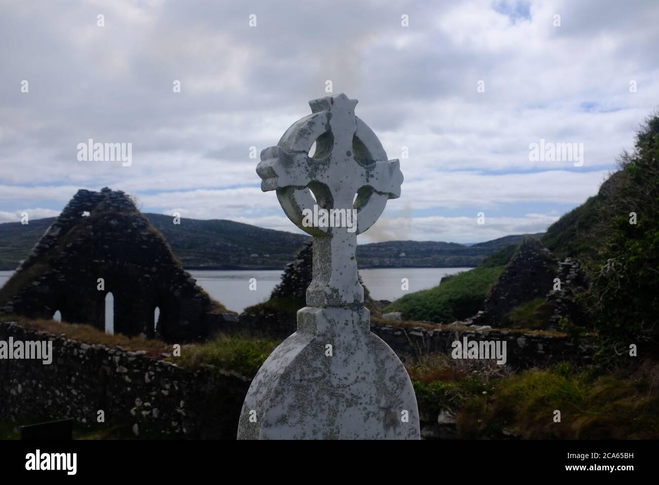Marcher sur le Kerry Way en 2019 dans le comte Kerry dans le sud de l'Irlande en longiant la section de la péninsule d'Iveragh Caherdaniel à Waterville Banque D'Images