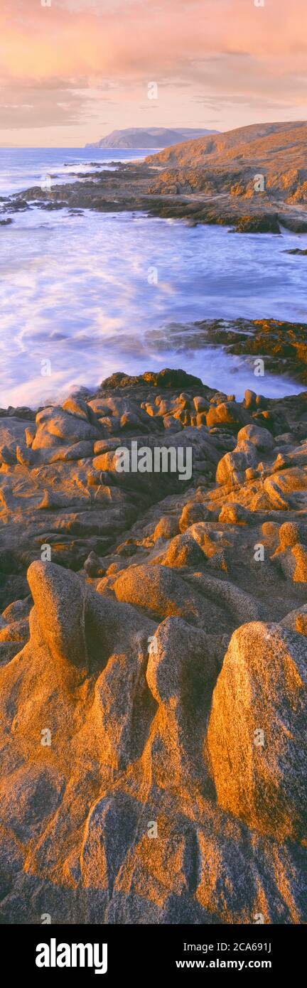 Vue sur la côte rocheuse et la mer, Cerritos, Baja California sur, Mexique Banque D'Images