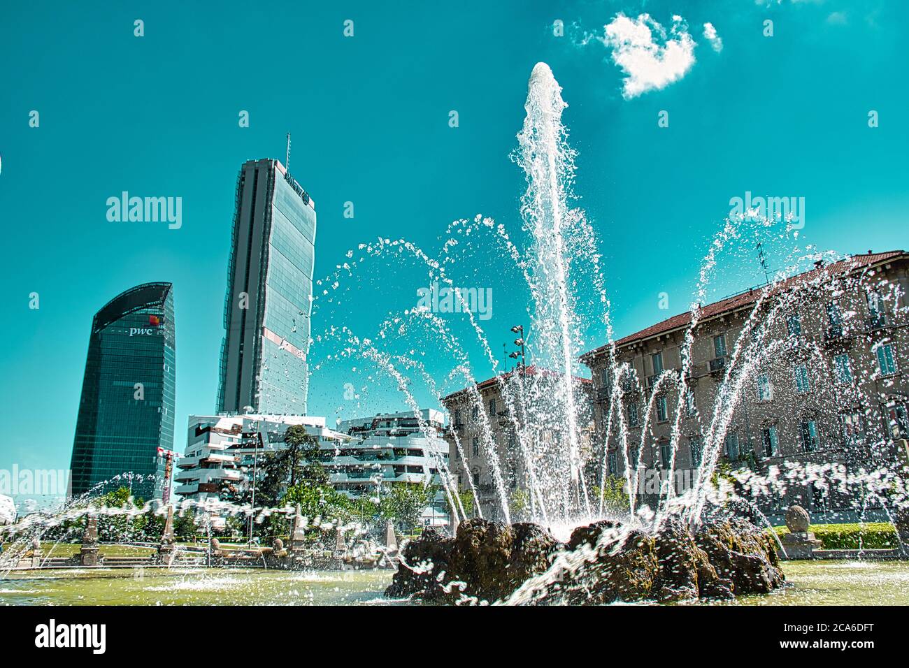 Milan, Italie 08.03.2020: Fontaine des quatre Saisons, Fontana delle Quattro Stagioni à la place Jules César, Piazzale Giulio Cesare à côté de la ville LIF Banque D'Images