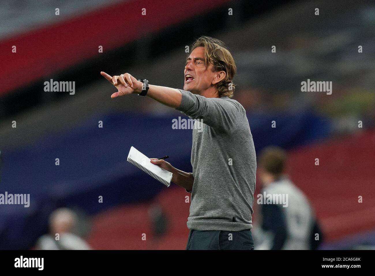 Londres, Royaume-Uni. 04e août 2020. Thomas Frank, directeur de Brentford, lors du match de finale du championnat Sky Bet, entre Brentford et Fulham, au stade Wembley, Londres, Angleterre, le 4 août 2020. Les stades de football restent vides en raison de la pandémie de Covid-19, car les lois de distanciation sociale du gouvernement interdisent aux supporters à l'intérieur des lieux, ce qui entraîne le jeu de tous les présentoirs derrière des portes fermées jusqu'à nouvel ordre. Photo par Andrew Aleksiejczuk/Prime Media Images. Crédit : Prime Media Images/Alamy Live News Banque D'Images