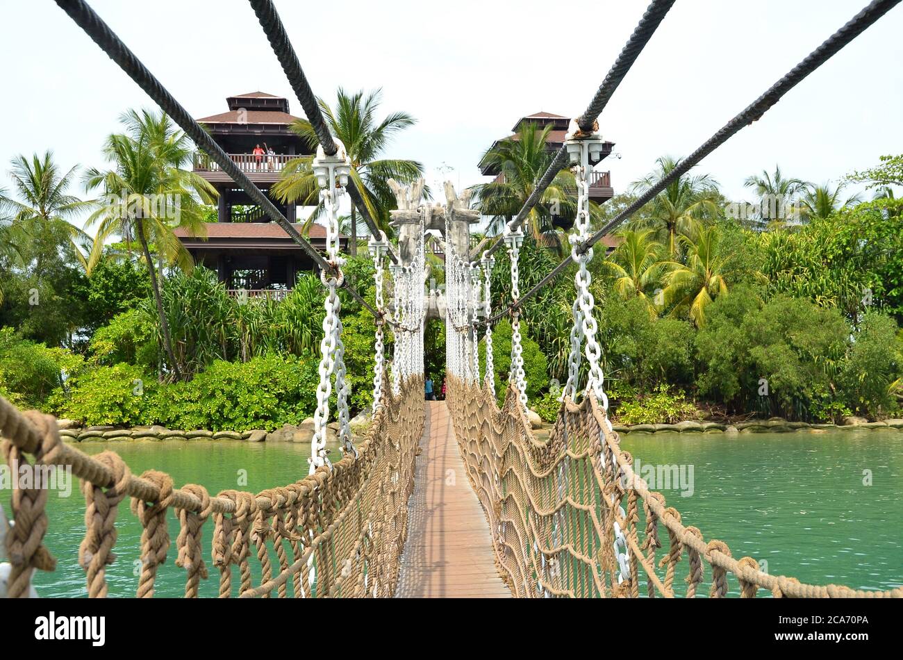 Pont reliant la plage de Palawan au point le plus au sud de l'Asie continentale Banque D'Images