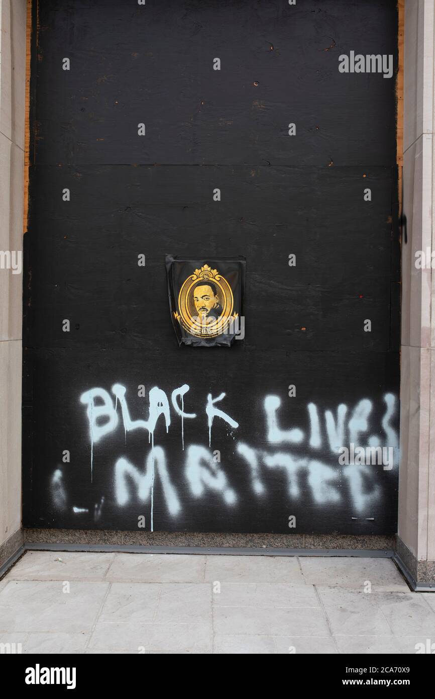 Les panneaux autour de Black Lives comptent Plaza près de la Maison Blanche. Banque D'Images