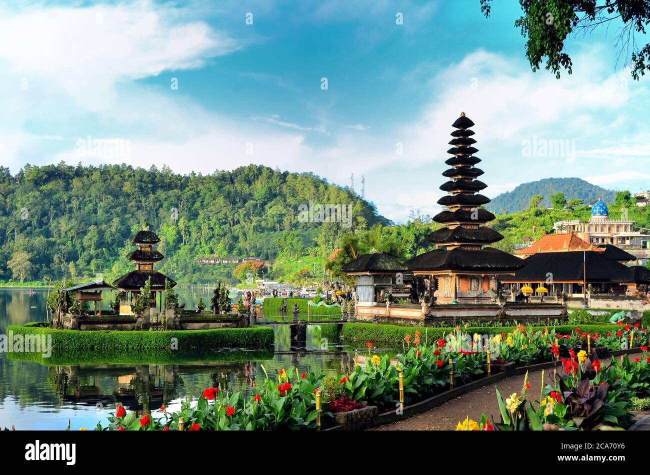 Pura Ulun Danu temple sur un lac Beratan sur Bali Indonésie Banque D'Images