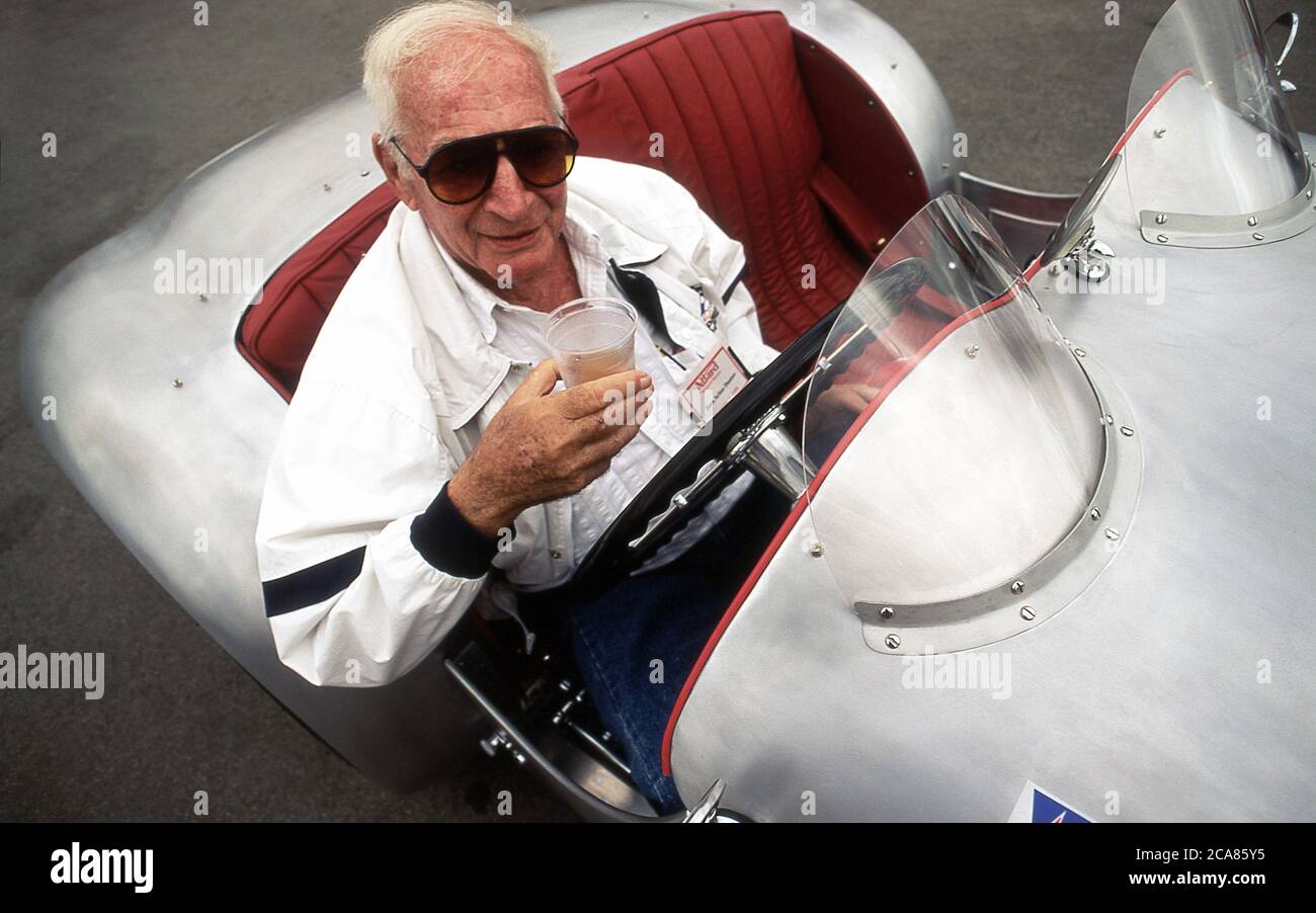 Zora Arkus-Duntov au volant d'un J2 Allard à l'Allard saluez la rencontre de course à Laguna Seca California USA 1990 Banque D'Images