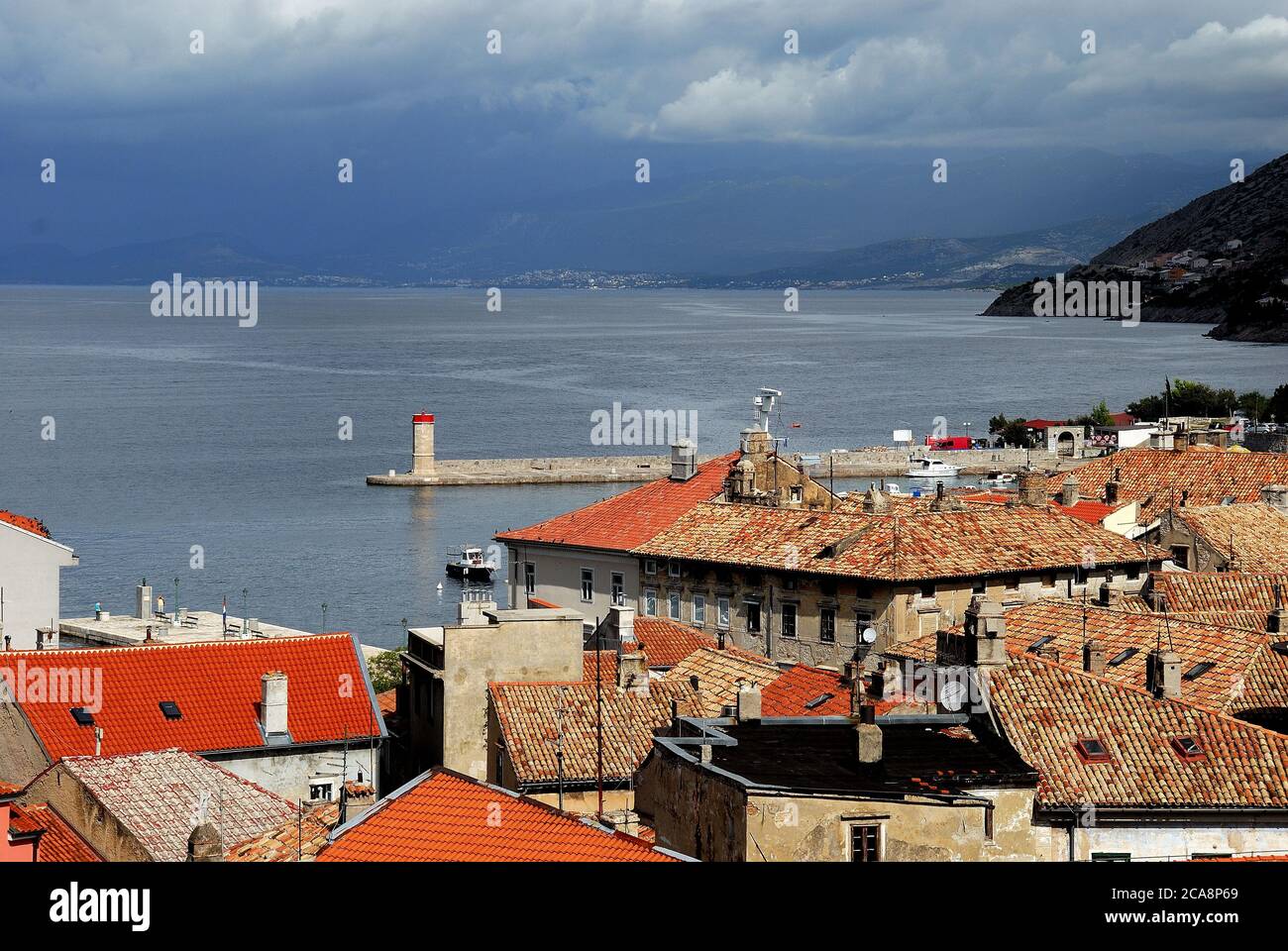 La Croatie, la côte dalmate, Senj village, paysage. Banque D'Images