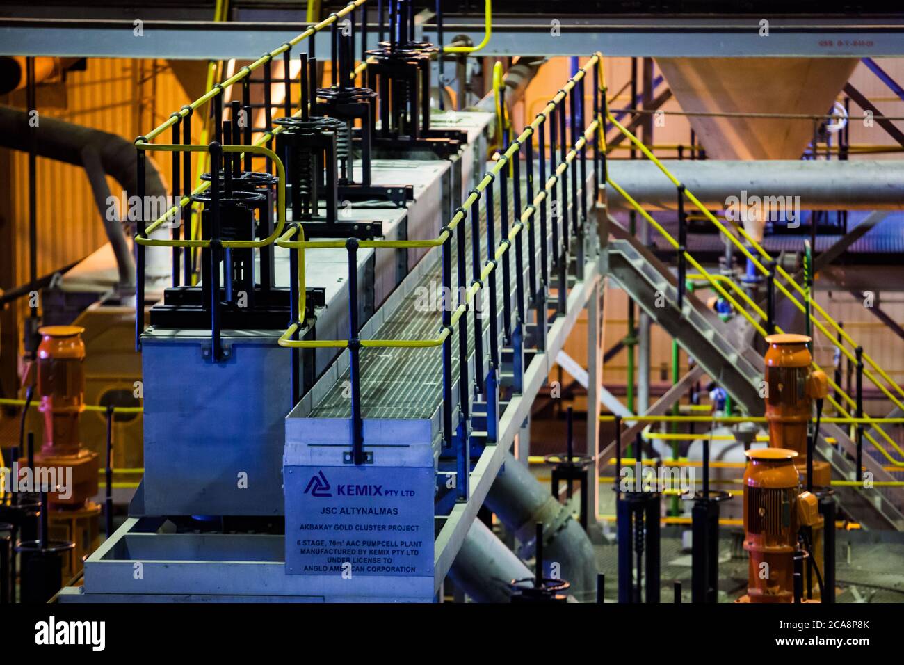Akbakay/Kazakhstan - avril 23 2012 : station de pompage de l'usine d'extraction et de traitement de l'or. Industrie et production de l'or. Entreprise Altynalmas. Banque D'Images