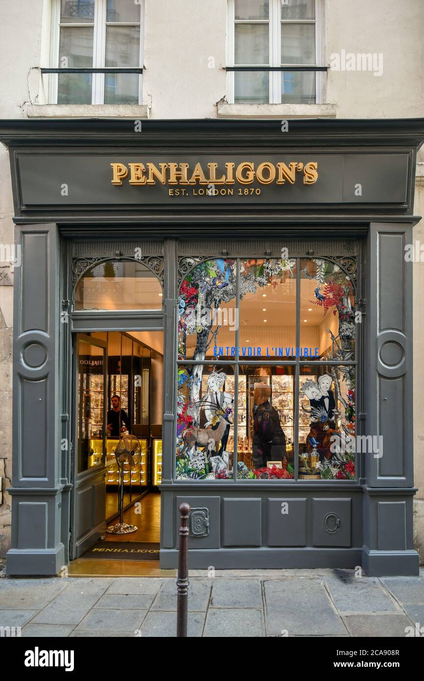 Extérieur et entrée du magasin de parfums Penhaligon dans le quartier du Marais, Paris, France Banque D'Images