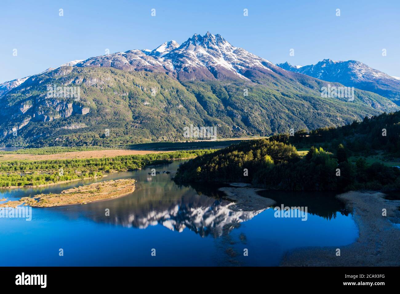 Chaîne de montagnes Castillo et vallée de la rivière Ibanez vue, la route panaméricaine, la région d'Aysen, Patagonia, Chili, Amérique du Sud Banque D'Images