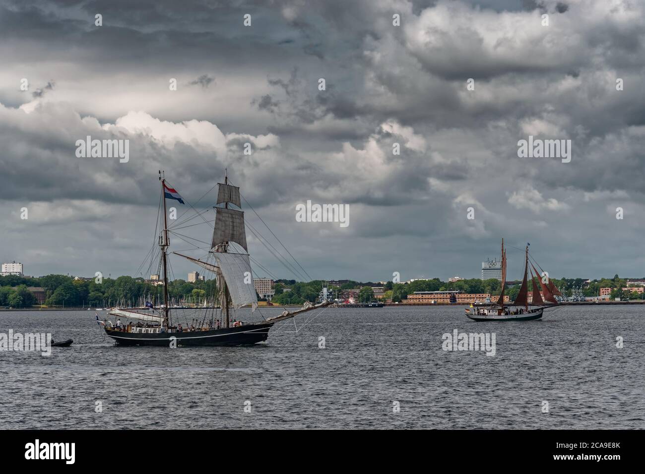 Navires d'époque avec voile dans le fjord de Kiel, Allemagne Banque D'Images
