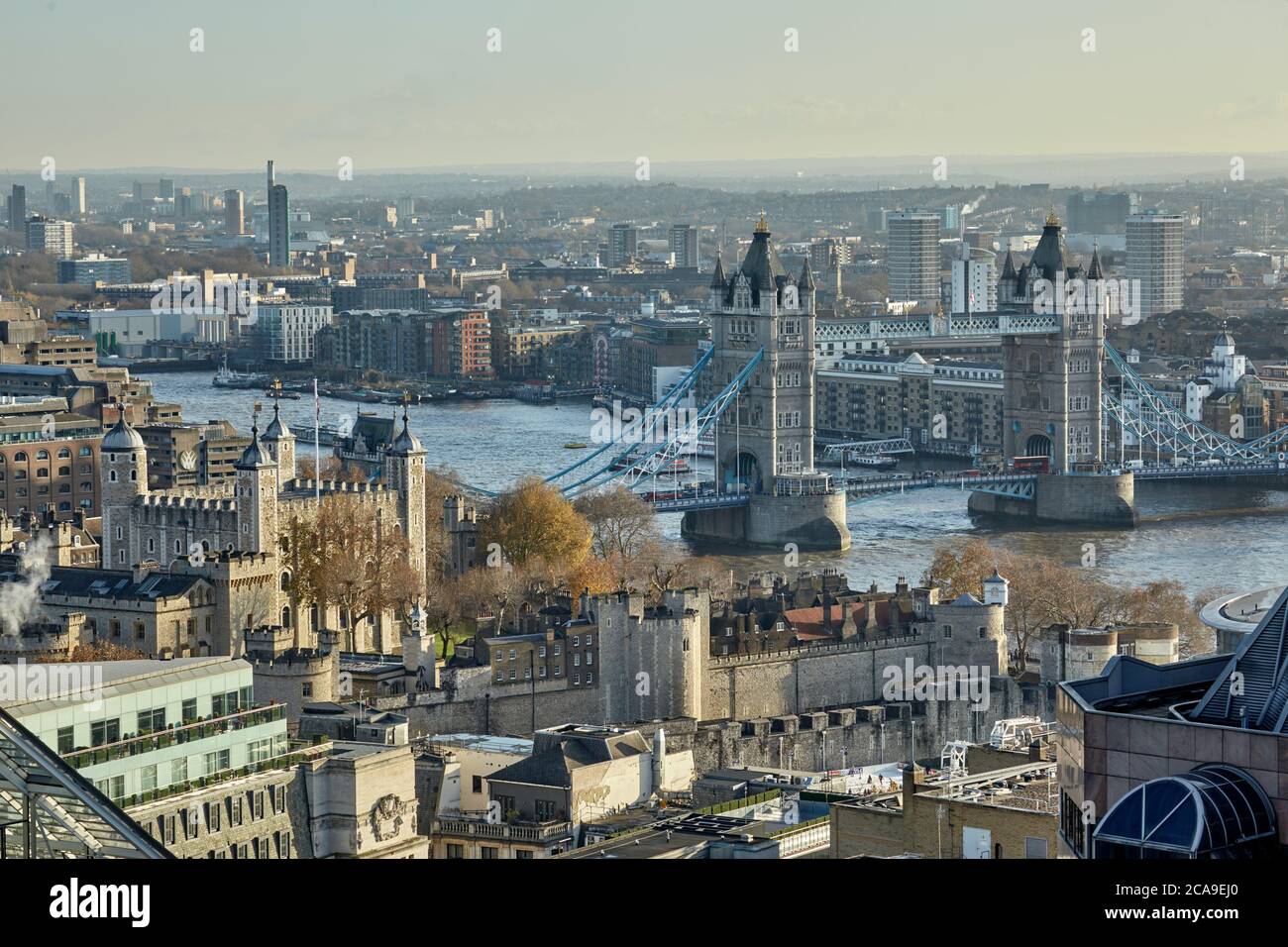 La Tour de Londres et Tower Bridge Banque D'Images