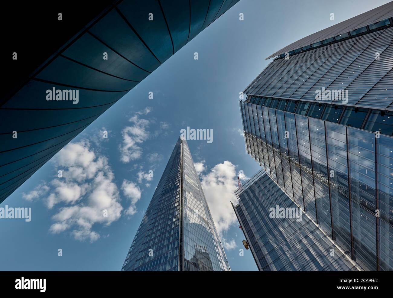Quartier Shard avec le bâtiment Shard et News et un nouvel immeuble. Banque D'Images