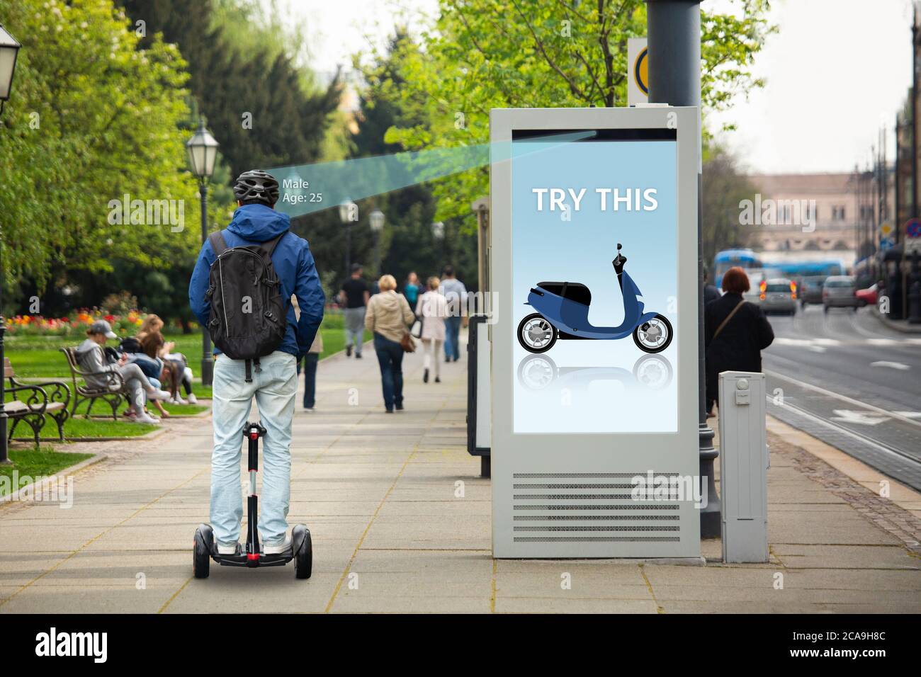 Écran de publicité de rue avec système de reconnaissance faciale Banque D'Images