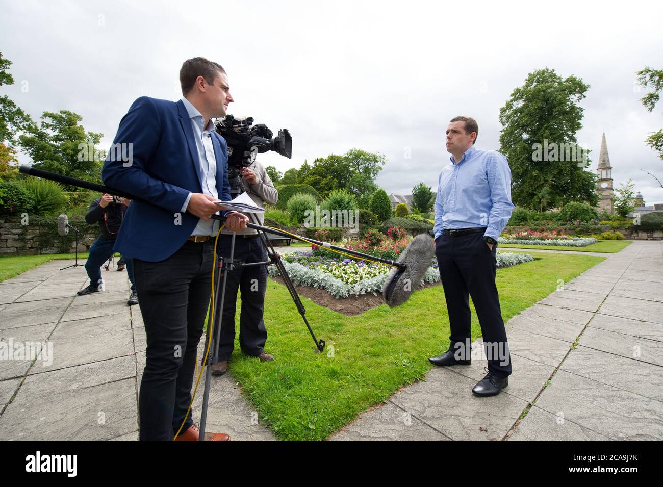 Forres, Écosse, Royaume-Uni. 5 août 2020. Photo : Douglas Ross, député, nouveau chef du Parti conservateur et unioniste écossais, après que l'ancien chef, Jackson Carlaw MSP, a démissionné la semaine dernière, jeudi après-midi, 30 juillet 2020. Crédit : Colin Fisher/Alay Live News Banque D'Images
