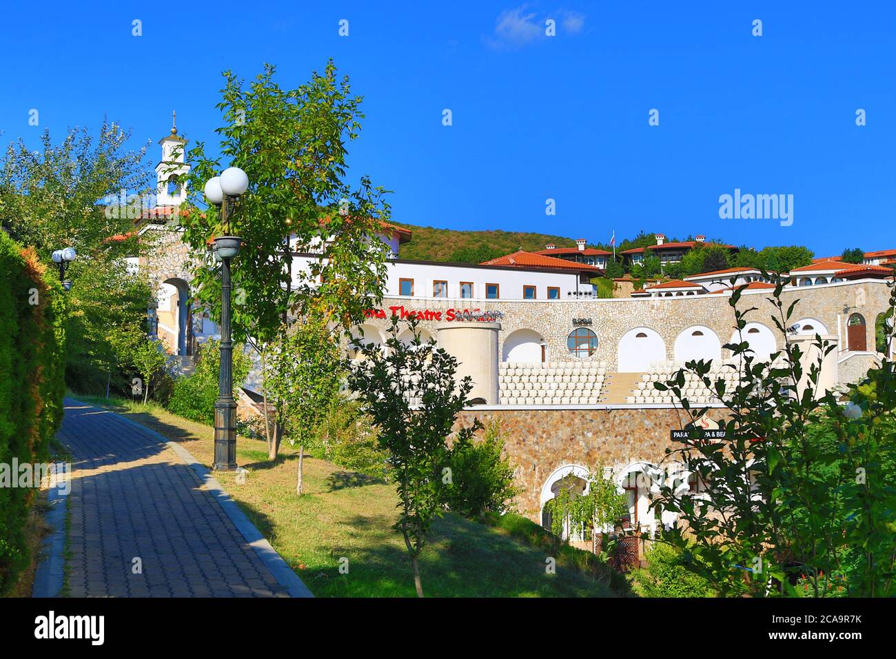 Sveti Vlas,Bulgarie/6 septembre 2019:vue sur la rue de Sveti Vlas-station balnéaire sur la côte de la mer Noire de Bulgarie, situé dans la municipalité de Nesebar, Banque D'Images