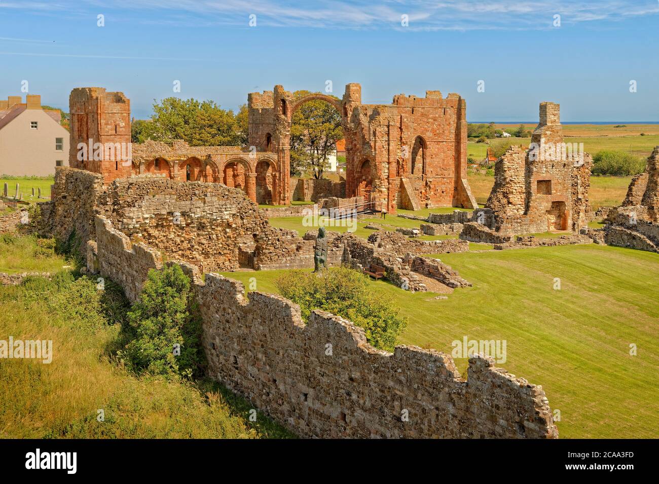 Vestiges de l'abbaye de Lindisfarne, Île Sainte, Northumberland, Angleterre. Banque D'Images